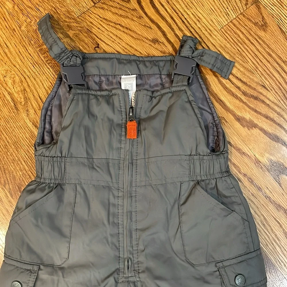 Kid’s Carter’s Brand Snow Bibs. Size 2T. Excellent to Like New Condition.